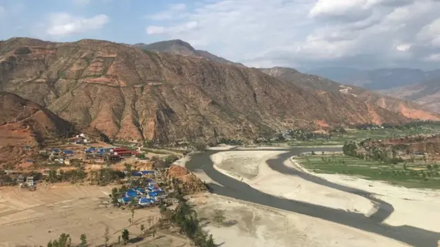 रामेछाप जिल्लामा तामाकोशी नदी किनारका बस्ती