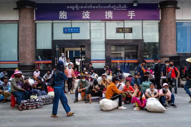 ၂၀၂၀ ခုနှစ်တုန်းက တရုတ် - မြန်မာနယ်စပ်ဂိတ် မူဆယ်မြို့မြင်ကွင်း 