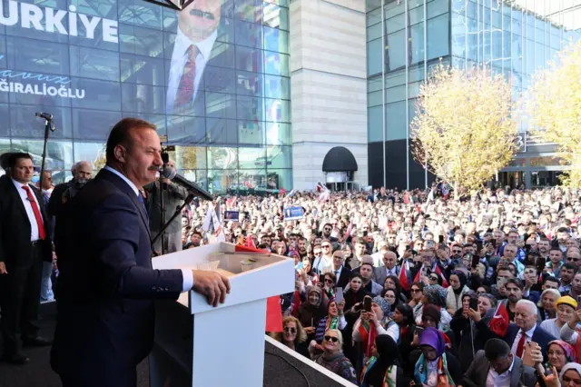 Yavuz Ağıralioğlu, son yerel seçimler sonrası parti kuracağını açıklamıştı 