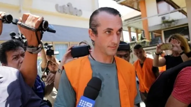 Taylor đã viết cho gia đình vị cảnh sát Indonesia để xin lỗi.