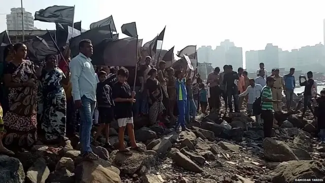निषेध करणारे मुंबईतील मच्छीमार
