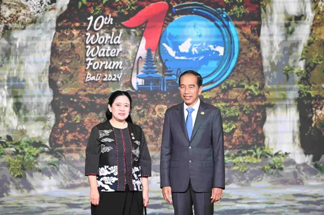 Presiden Joko Widodo (kanan) bersama Perwakilan Presiden IPU (Inter-Parliementary Union) Puan Maharani sebelum pembukaan World Water Forum ke-10 2024 di Nusa Dua, Bali, Senin (20/05).