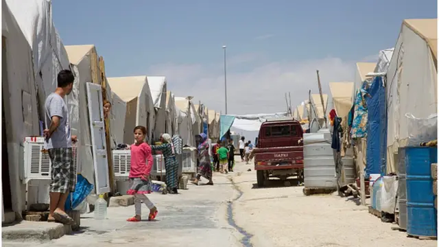 200 binin üzerinde Ezidi Duhok'taki kamplarda kalıyor