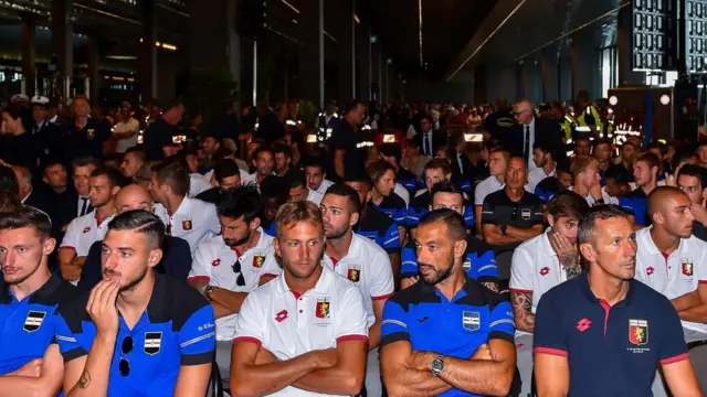 футболисты генуэзского клуба