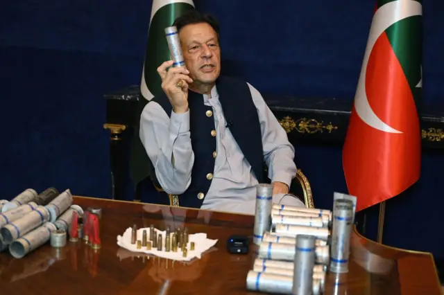 ইমরান খান 