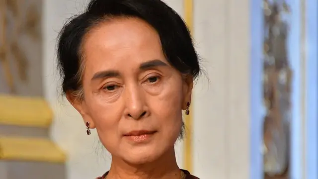 အသက် ၇၇ နှစ်အရွယ်ကို ရောက်လာခဲ့တဲ့ဒေါ်အောင်ဆန်းစုကြည်အတွက် အခုလိုအကျဥ်းချခံရပြီး အချိန်တွေကုန်ဆုံးနေရတာ နှမြောစရာကောင်းတယ်လို့ ဆိုကြပါတယ်။