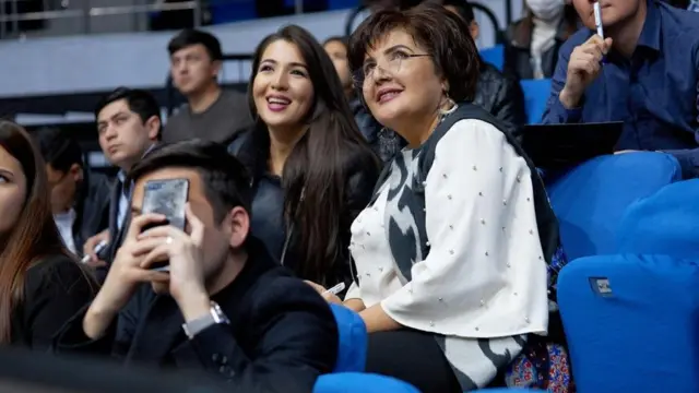 Humo arenasi, ochilish marosimi