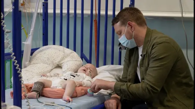 1,5-річний українець виграв "найдорожчі ліки в світі в лотерею". Вони коштують $2 млн