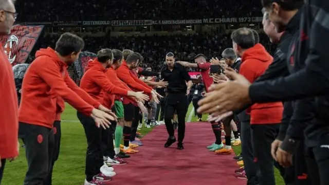 إبراهيموفيتش وسط لاعبي الفريق