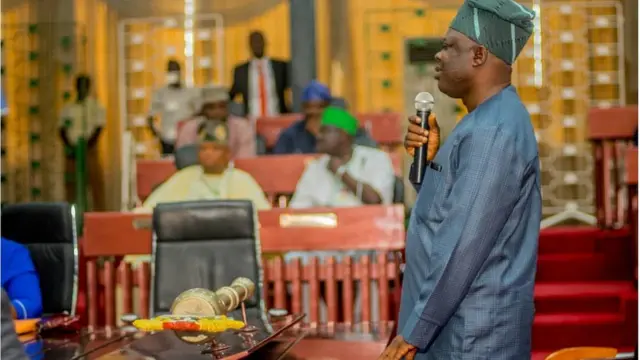 Amofin Adeniyi Farinto yọju sile asofin lati jẹ Kọmisana