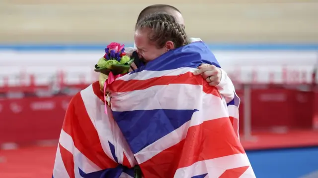 Лора и Нил Фичи