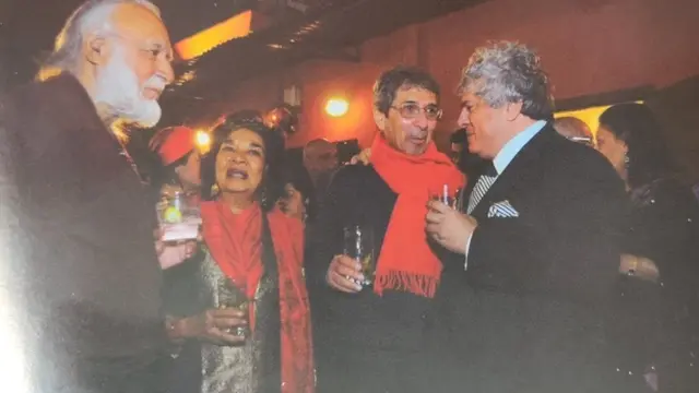 ભાઈચંદ પટેલની પાર્ટીમાં રાહુલ સિંહ (છેક ડાબે) અને સુહેલ સેઠ (છેક જમણે).