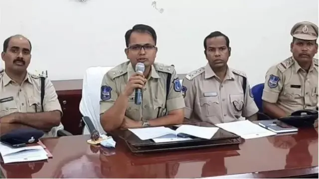 આસરિનને પોતાના ભાઈ આ લગ્ન વિશે નહીં માને એ વાતની ખબર હોઈ, તેમણે ઘર છોડી દેવાનો નિર્ણય કર્યો