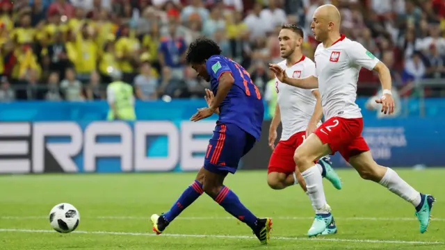 Cuadrado define de manera sutil para sentenciar la victoria colombiana.