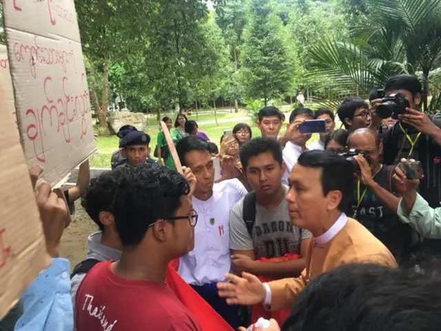 ဆဲဗင်း ဂျုလိုင်ချီတက်ပွဲအဖမ်းခံရ သူတွေနဲ့ ရန်ကုန်ဝန်ကြီးချုပ် ရင်ဆိုင် ရှင်းလင်း