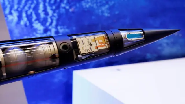 2016年10月，日本东京航空展上展出的萨德导弹模型。