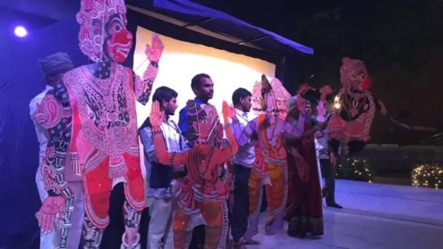 'சுரபி' நாடகக் குழுவினர்