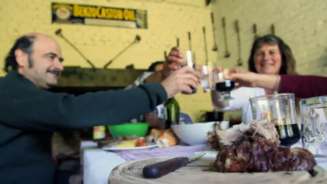 Marianos Feldstein brinda