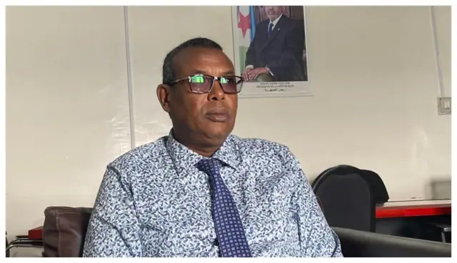 “የሞቱትን መሰብሰብ ያስቸግራል። ነገር ግን ዛፍ ስር፣ መንገድ ዳር፣ ቤት ስር እንዲሁም ባህር ውስጥ ሰምጠው የሚሞቱት ብዙ ናቸው።” የኦቦክ ከተማ አስተዳዳሪ