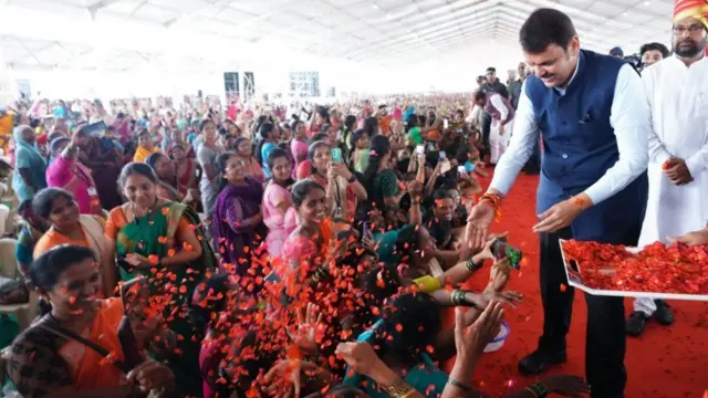 లాడ్కీ బహిన్, మహిళలకు ఉచిత నగదు పథకం, కాగ్ రిపోర్ట్, 90 లక్షల మంది లబ్ధిదారుల తొలగింపు