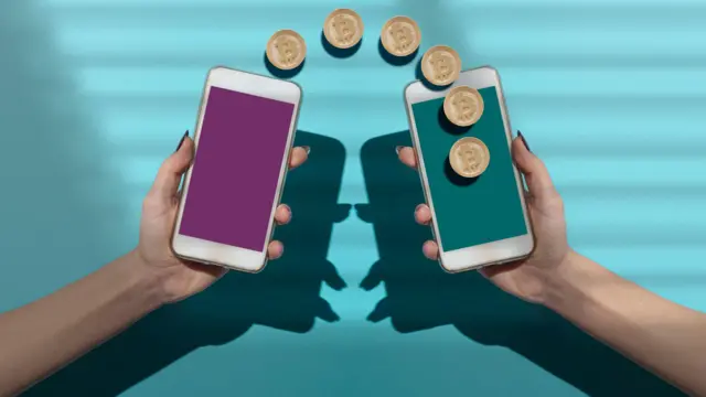 Ilustração que mostra um celular mandando moedas de bitcoin para outro
