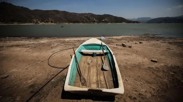Presa Miguel Alemán, parte del sistema Cutzamala