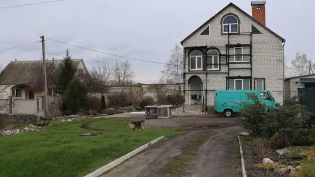 Подвір'я підозрюваного