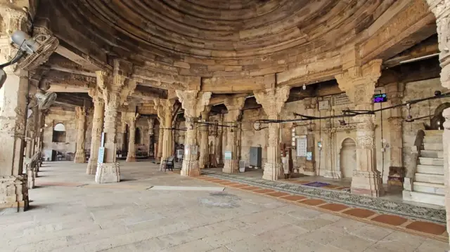 ભરૂચ, જામા મસ્જિદ જુમ્મા મસ્જિદ મંદીર જૈન મંદીર મહારાષ્ટ્ર મહાનુભાવ સંપ્રદાય ચક્રધર સ્વામી હિંદુ મુસ્લિમ ધર્મસ્થળ વિવાદ બીબીસી ગુજરાતી ગુજરાત