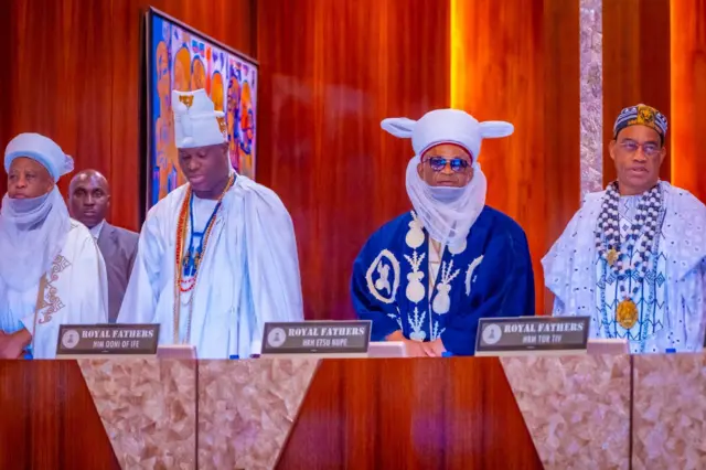 Wasu daga cikin sarakunan da suka halarci ganawa da shugaban Najeriya a ranar Alhamis, 25 ga watan Yuli, 2024