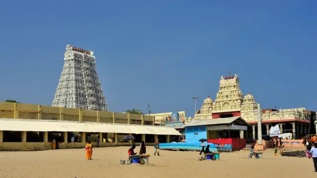 பொள்ளாச்சி வழக்கு, திமுக, அதிமுக, தமிழ்நாடு, அரசியல்