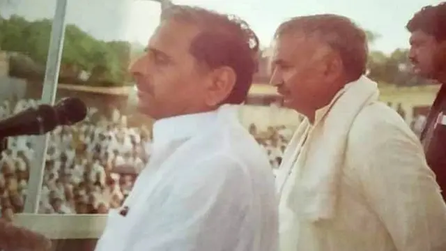 मुलायम सिंह यादव के साथ हरिशंकर तिवारी