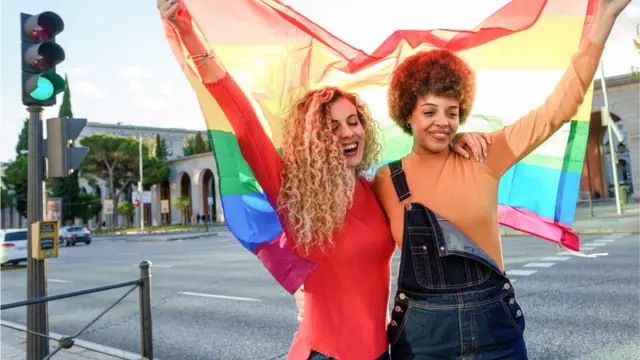 নারী হয়েও নারীর প্রতি আকর্ষণ কাজ করে অনেকের মধ্যে।