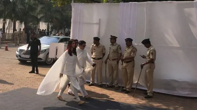 ஸ்ரீதேவி உடலுக்கு இறுதியஞ்சலி செலுத்த வந்த நடிகை ஐஸ்வர்யா ராய்