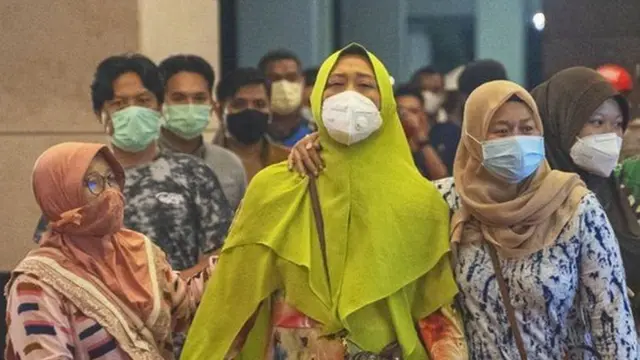 વિમાનમાં રહેલા મુસાફરોના સ્વજનો ચિંતા વ્યક્ત કરી રહ્યા છે.