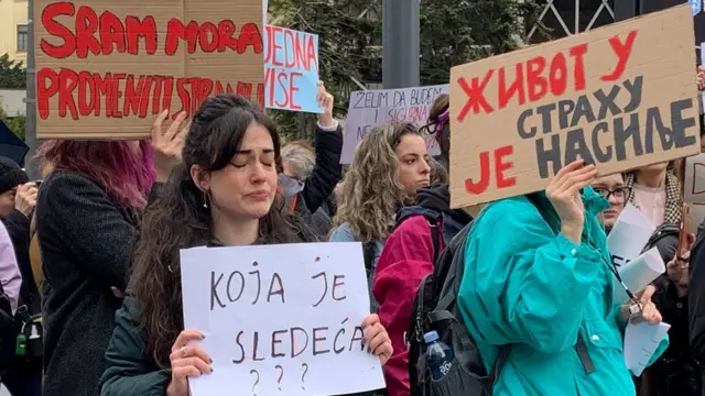 протест Ниједна жена више - стоп фемициду