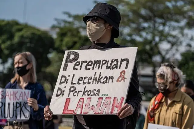 Perempuan melawan