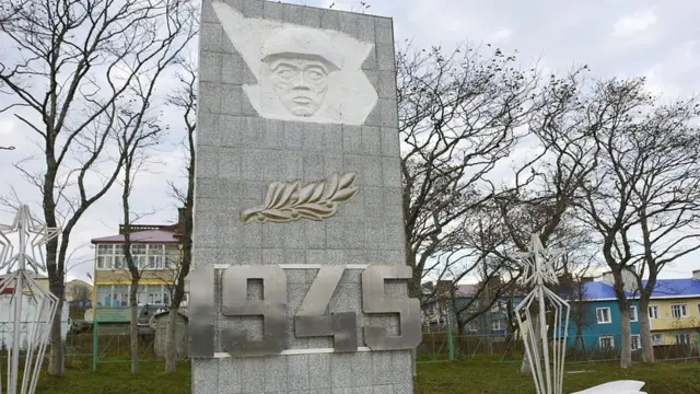 Monumentocasas de apostas boashomenagem aos mortos na Segunda Guerra Mundial,casas de apostas boasShikotan, uma das quatro ilhas disputadas por Rússia e Japão