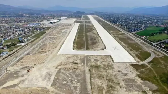 పోఖరా విమానాశ్రయం రన్‌వే