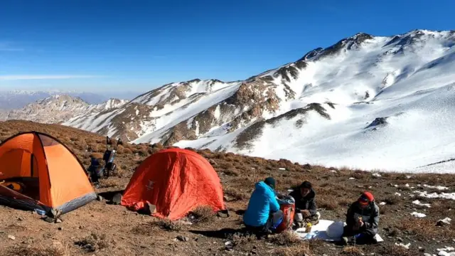 افغانستان غرنی هېواد دی او له همدې کبله پکې د طبیعت د سیل او د ګرځندوی صنعت ښه زمینه برابره ده.