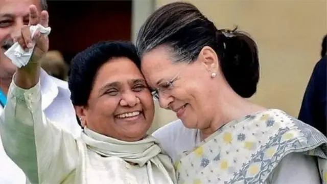 మాయావతితో సోనియాగాంధీ