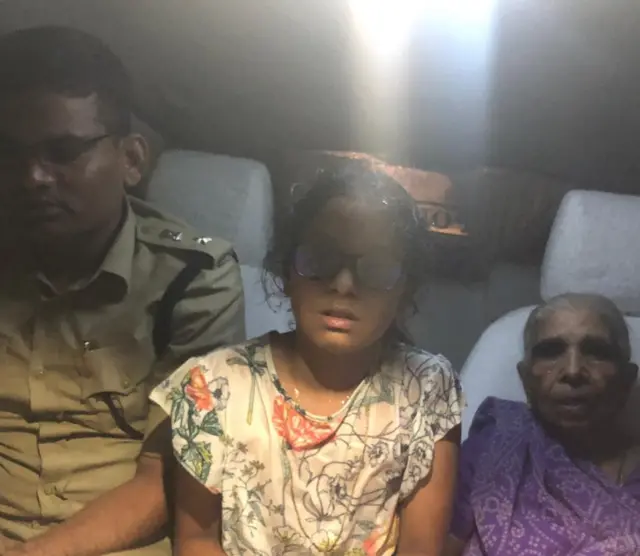 आजीला वाचवताना