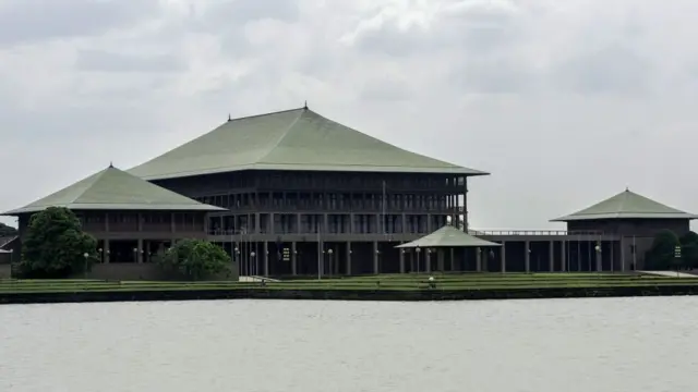 சிறையில் இருந்தே எம்.பி தேர்தலில் வென்ற மரண தண்டனை கைதிக்கு சிக்கல் 