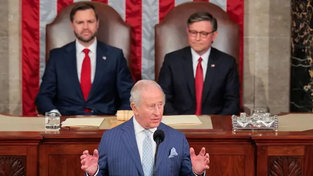 Król Karol III przemówił na wspólnym posiedzeniu Kongresu USA podczas swojej pierwszej wizyty w Stanach Zjednoczonych jako monarcha. Wystąpienie było częścią kilkudniowej podróży do Waszyngtonu, Nowego Jorku i Wirginii z okazji 250. rocznicy niepodległości USA.