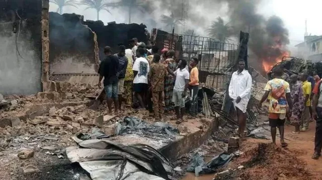 Tanker explosion today: Fuel truck fire in Ogun State burn 10 buildings ...