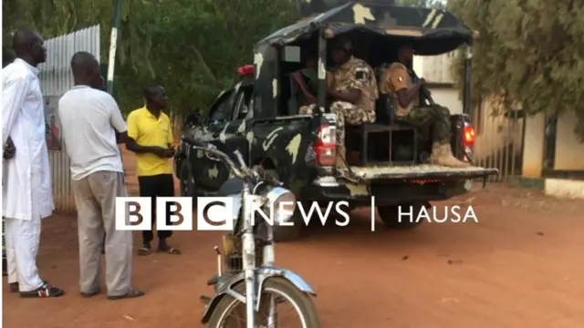 Jami'an tsaro a gaban makarantar