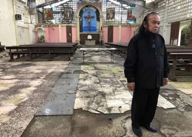 பாதிரியார்