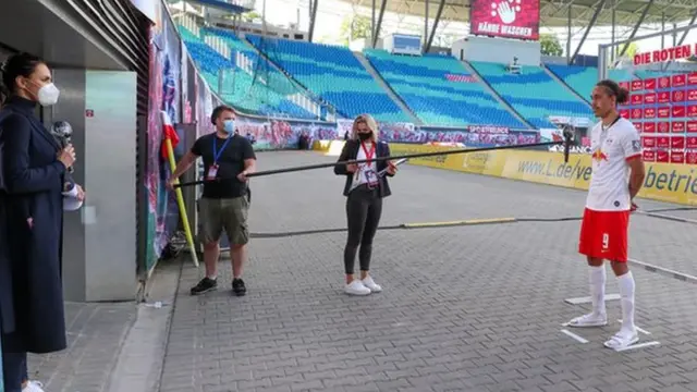 Una entrevista a un jugador de la Bundesliga con distancia social