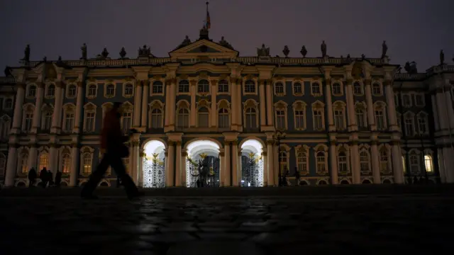 Bảo tàng Hermitage nổi tiếng của Saint Petersburg