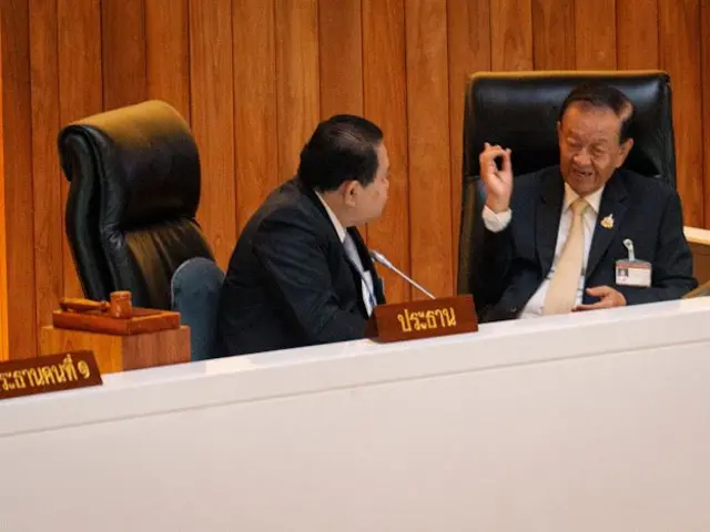 ประธานวันนอร์ทำหน้าที่บนบัลลังก์จนเกือบ 17.00 น. 