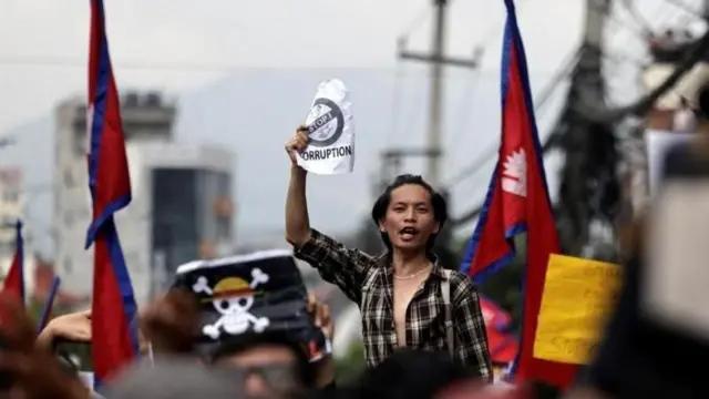 जेन जी आन्दोलनका क्रममा एक युवा